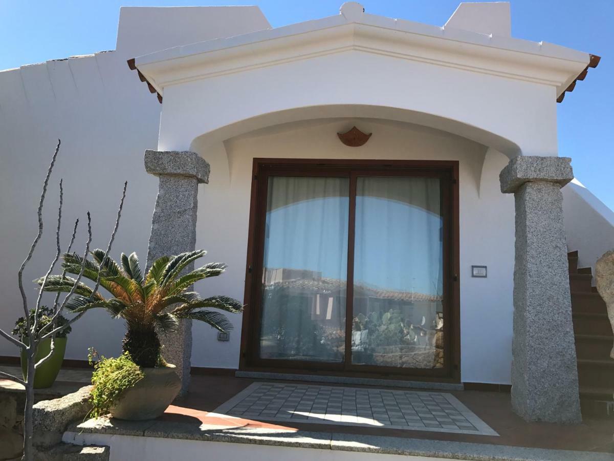Le Case Del Mare Porto San Paolo  Exterior photo